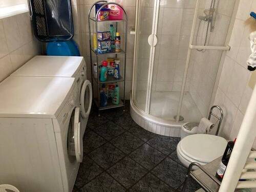 Bad im Souterrain mit allem - 