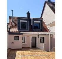 Otterberg: Top gepflegtes Einfamilienhaus mit Garage und Innenhof in historischer Altstadt