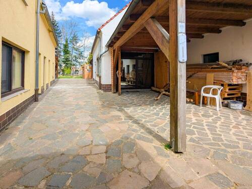 Rechts EFH, links MFH - 