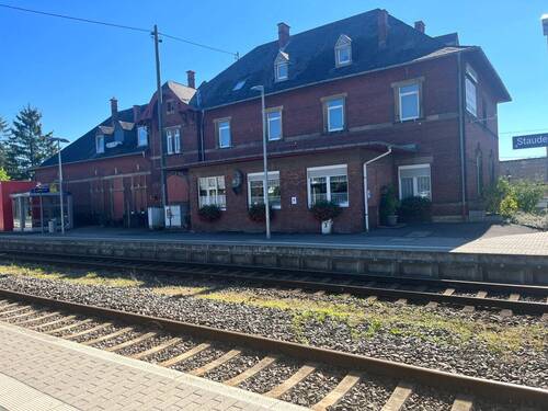 Rückansicht Bahnhof - 