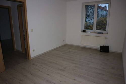 Wohnzimmer - 2 Zimmer Etagenwohnung zur Miete in Chemnitz