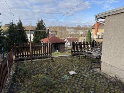 Terrasse mit Zugang zum Garten - 6 Zimmer Reihenmittelhaus in Ronneburg
