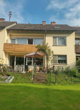 Bild 1 - 2-3 Familienhaus in Saarbrücken-Klarenthal - Ruhiges Wohnen auf großzügigem Grundstück
