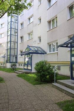 Objektansicht - Etagenwohnung mit 56,40 m² in Gera zur Miete