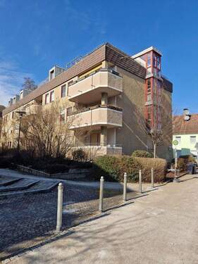 Bild 1 - Gemütliche 3-Zimmer-Wohnung in Pfersee inkl. 2 Tiefgaragenstellplätzen