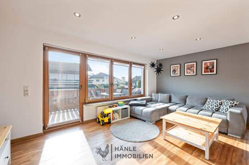 Wohnzimmer - 4 Zimmer Etagenwohnung zum Kaufen in Buchen