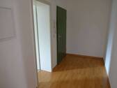Flur - Etagenwohnung mit 77,50 m&sup2; in Zwickau zur Miete