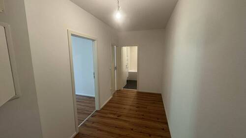 Flur.jpg - 3 Zimmer Etagenwohnung zur Miete in Freiberg