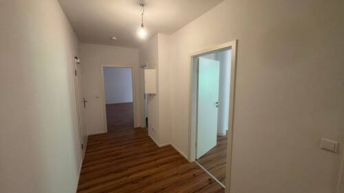 Flur1.jpg - 3 Zimmer Etagenwohnung in Freiberg