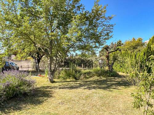 Gartenydill mit kleinem Teich - 