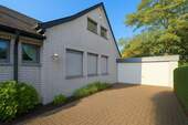 Garage - 7 Zimmer Einfamilienhaus zum Kaufen in Rheine / Dutum