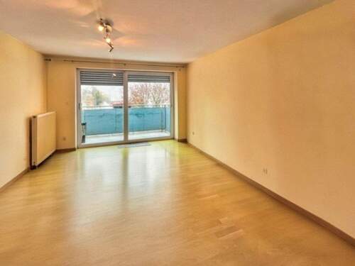 Wohnbereich, gläserne Verbindung: Transparente Übergänge für offene Räume - 