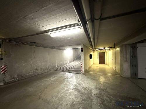 Tiefgarageneinfahrt - 