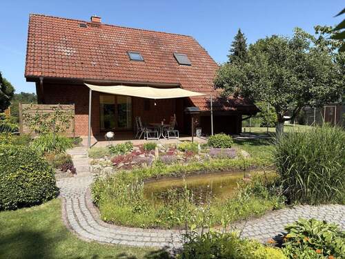 Hausansicht aus dem Garten - 5 Zimmer Einfamilienhaus zum Kaufen in Hagenow Heide