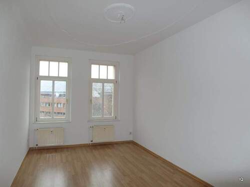 Wohnzimmer mit Stuckdecke - Etagenwohnung mit 71,00 m² in Leipzig zur Miete