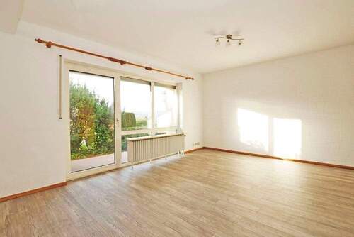 Wohn-Schlafraum in der Einliegerwohnung - 5 Zimmer Mehrfamilienhaus, Wohnhaus in Bad Honnef