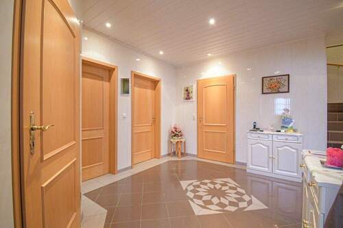 Eingangsbereich - 6 Zimmer Doppelhaushälfte zum Kaufen in Friesoythe / Edewechterdamm