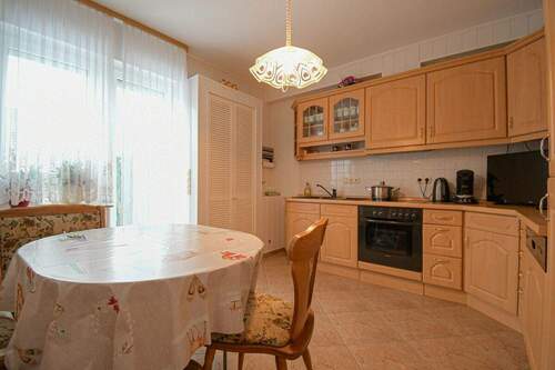 Küche - 6 Zimmer Doppelhaushälfte in Friesoythe / Edewechterdamm