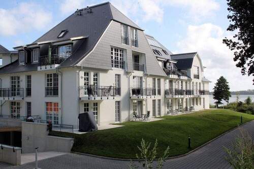 Haus A mit Einfahrt Tiefgarage - 2 Zimmer Etagenwohnung in Benz