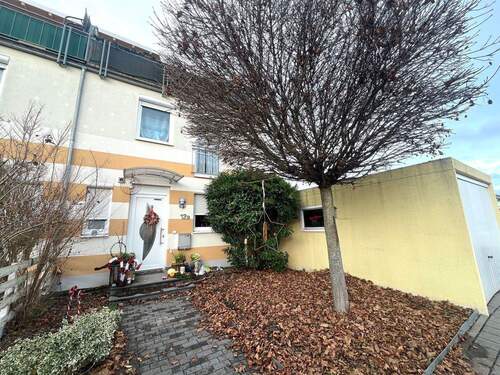 Vorderansicht mit Garage - 5 Zimmer Reihenendhaus in Bad Kreuznach