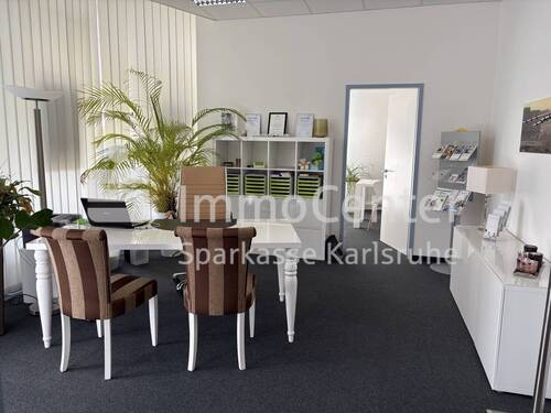 Büro 1 - Praktisch geschnittene Gewerbefläche in einem Wohn- und Geschäftsensemble mit guter Anbindung