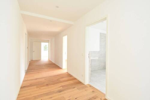 Flur - Etagenwohnung mit 143,40 m&sup2; in Limburgerhof zum Kaufen