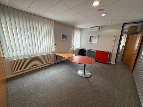 Büroraum.jpg - 6 Zimmer Gewerbeobjekt (Büro, Produktion, Verkauf) zur Miete in Schwarzach am Main