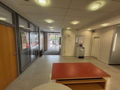 Eingangsbereich.jpg - 6 Zimmer Gewerbeobjekt (Büro, Produktion, Verkauf) in Schwarzach am Main