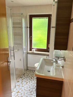 Tageslichtbad mit Dusche - 