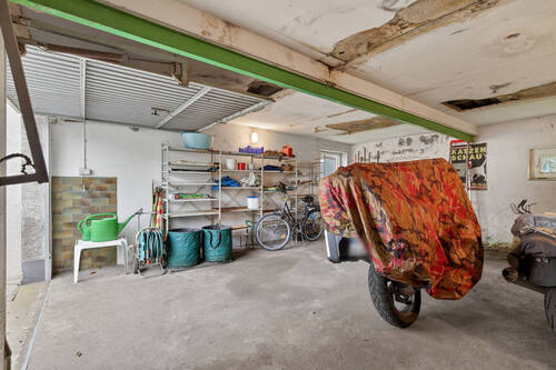 Garage - 