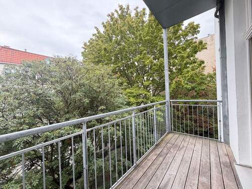 3 - 4 Zimmer Etagenwohnung in Berlin