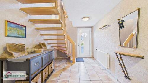 Flur EG - 5 Zimmer Einfamilienhaus in Temmels