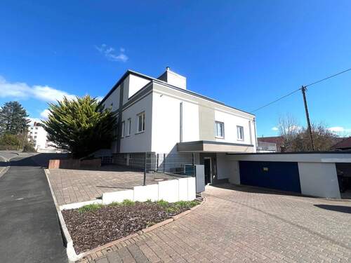 Seitenansicht KFZ-Stellplätze - 