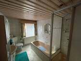Badezimmer im Obergeschoss - 