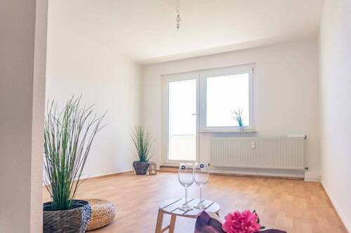 Wohnzimmer Vergleichswohnung - 3 Zimmer Etagenwohnung zur Miete in Chemnitz