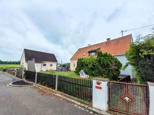 Vorderansicht von rechts - 5 Zimmer Einfamilienhaus in Olching