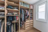 ...sogar mit Ankleide... - 