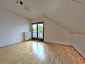 Schlafzimmer 2 OG mit Balkon - 