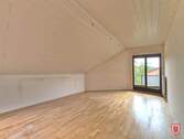 Schlafzimmer 1 mit Balkon - 