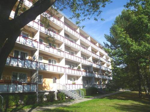 Hausansicht hofseitig - 2-Zimmer-Wohnung mit großer Dusche und bester Anbindung - Balkon inklusive