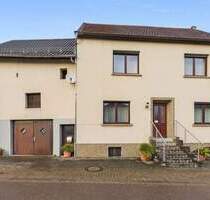 GEPFLEGTES WOHNHAUS MIT POTENZIAL! - Losheim am See / Britten