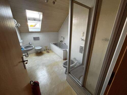 Badezimmer DG links - 