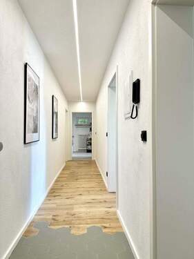 Bild 1 - Erstbezug nach Sanierung - 4 Zimmer Wohnung mit Terrasse im Grünen