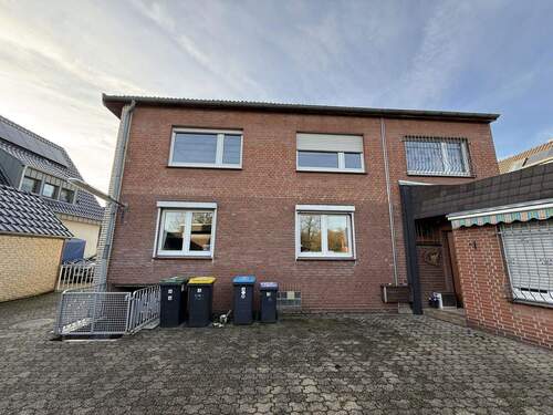 Haus hinten - 6 Zimmer Einfamilienhaus zum Kaufen in Kamp-Lintfort