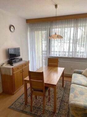 Wohnraum - Charmante 2-Zimmer-Wohnung mit Balkon in Bad Füssing