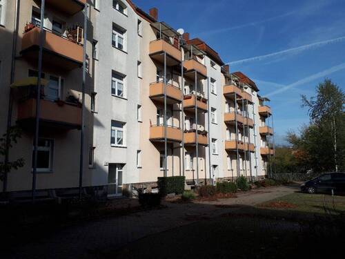 01 Ansicht 1.jpg - W2050 - 2RW mit Balkon und Stellplatzmöglichkeit