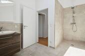 HS25b Badezimmer 2 IST - 