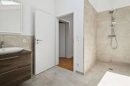HS25b Badezimmer 2 IST - 
