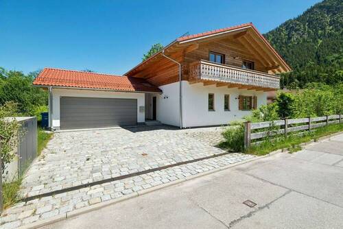 Objektansicht HS 25b IST - 8 Zimmer Einfamilienhaus zum Kaufen in Schliersee