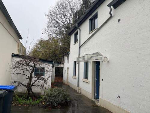 Hof - 4 Zimmer Einfamilienhaus in Brühl